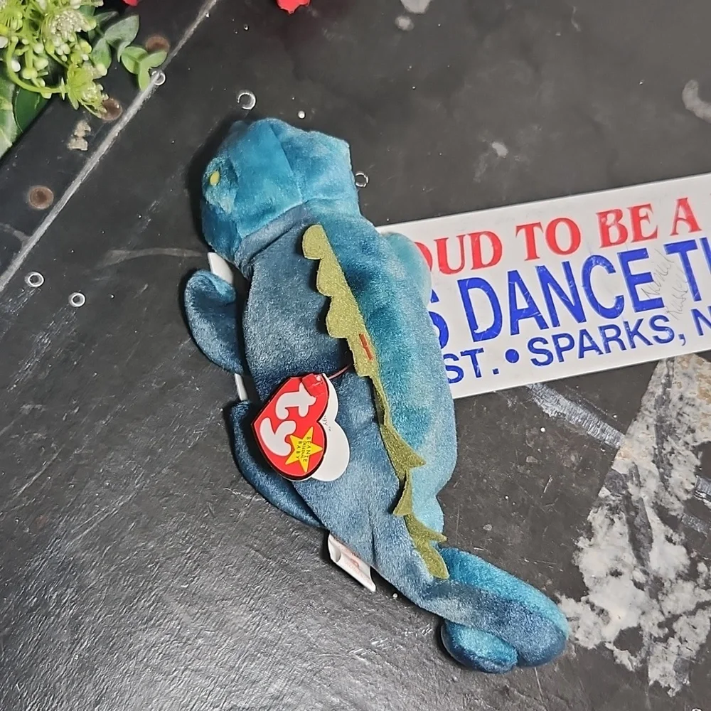 Vintage 1997 TY Beanie Babies Iggy the Iguana with Tag Collectible Toy
